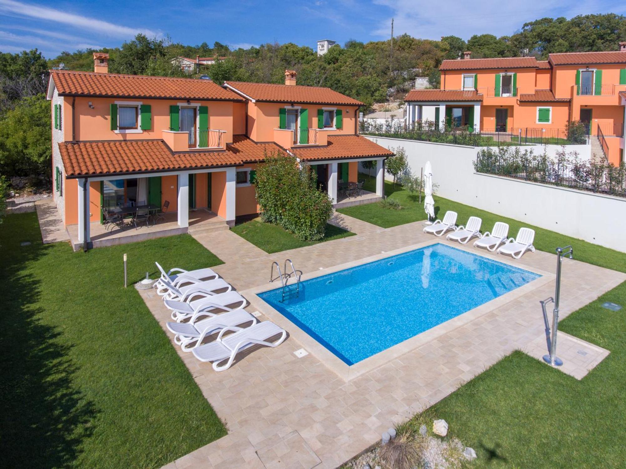 Athos Apartment *