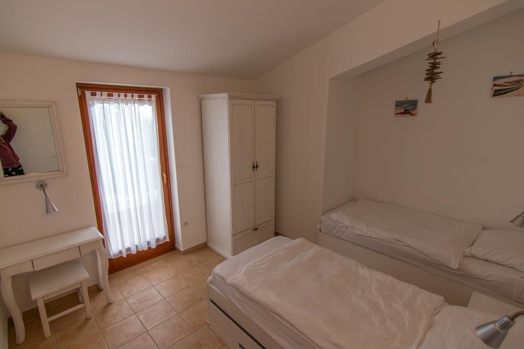 Athos Apartment *