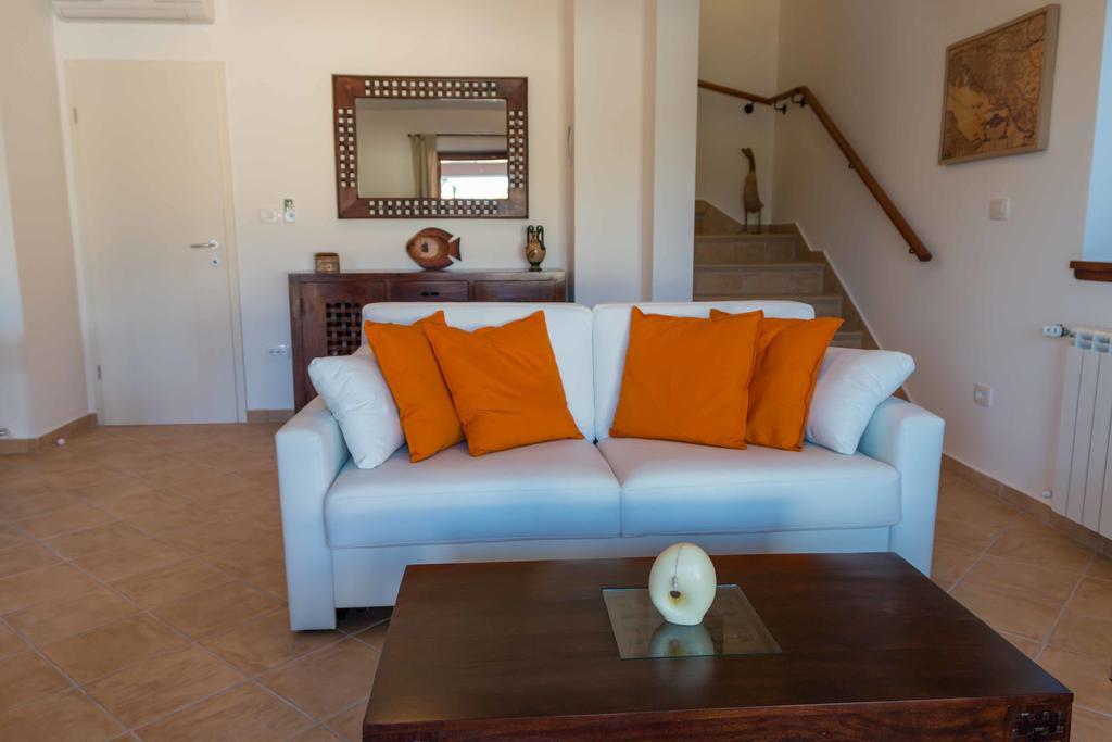 Athos Apartment *
