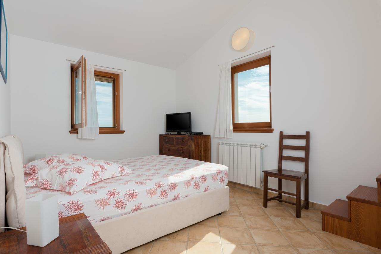 Athos Apartment *